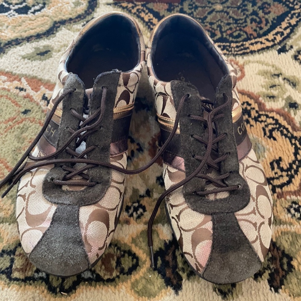 Womens coach does shoes